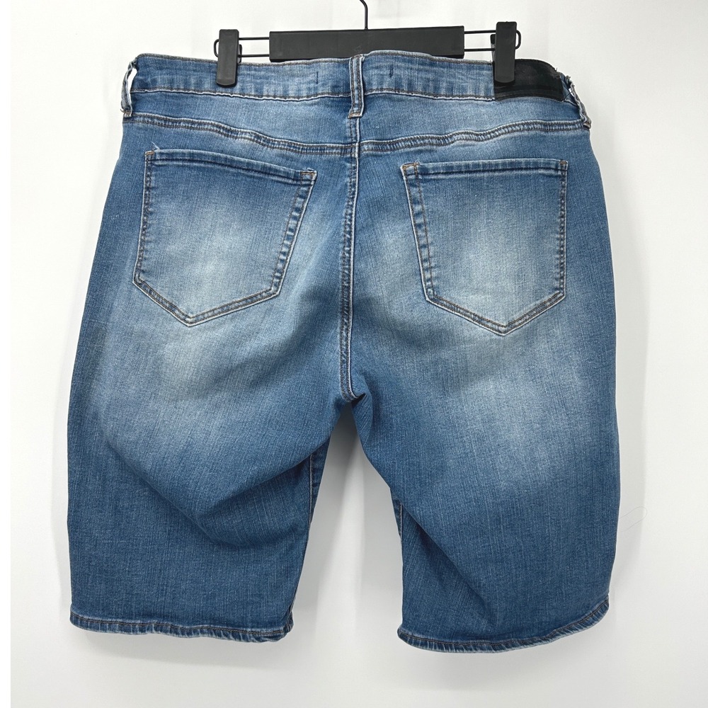 !iT Jeans Tiffany Long Rider Medium Wash Distressed Bermuda Denim Shorts Size 14 - Picture 4 of 7